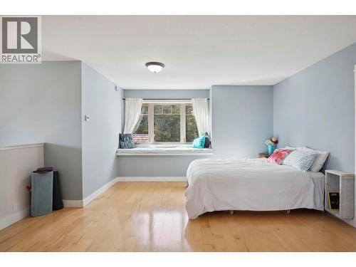 8028 Jackpine Road, Vernon, BC - Indoor Photo Showing Bedroom