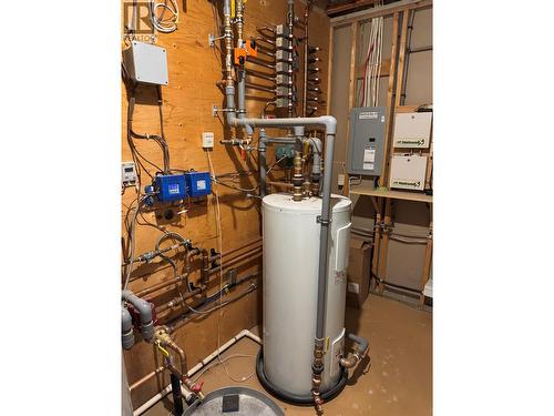 8028 Jackpine Road, Vernon, BC - Indoor Photo Showing Basement