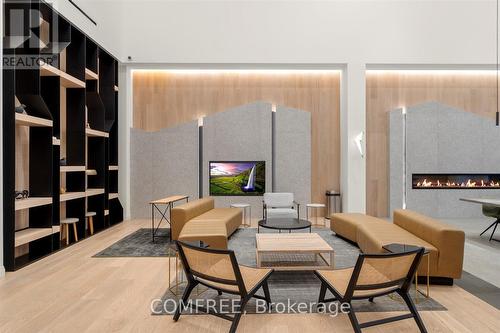 621 - 60 George Butchart Drive, Toronto (Downsview-Roding-Cfb), ON - Indoor With Fireplace