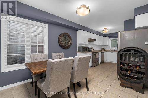 35 Mccann Lane, Essa, ON - Indoor Photo Showing Dining Room