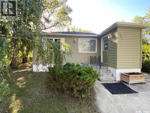 204 4Th Street E, Carnduff, SK - Outdoor