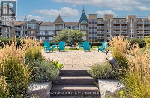Patio overlooking the water - 6210/6212 - 9 Harbour Street E, Collingwood, ON 