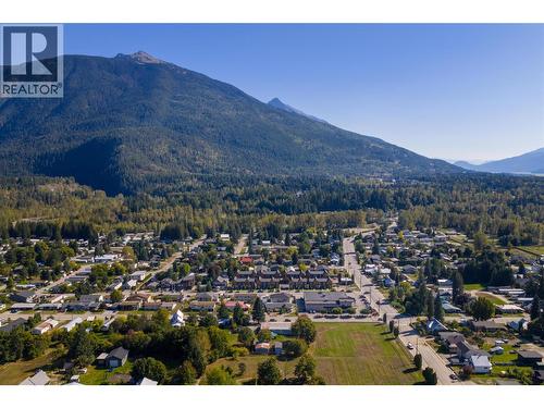 413 Edward Street, Revelstoke, BC 