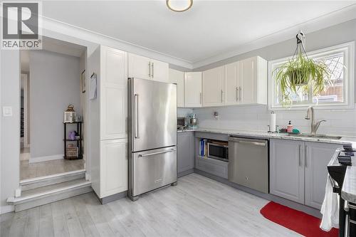 565 Errol Road, Sarnia, ON - Indoor Photo Showing Kitchen