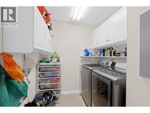 1964 Enterprise Way Unit# 403, Kelowna, BC - Indoor Photo Showing Laundry Room