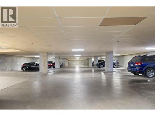 1964 Enterprise Way Unit# 403, Kelowna, BC - Indoor Photo Showing Garage