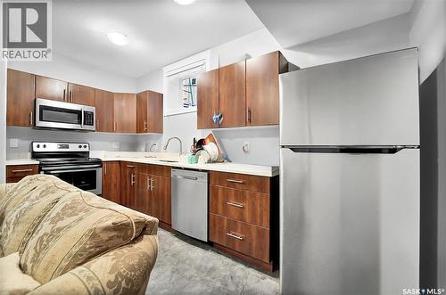 226 Gillies Street, Saskatoon, SK - Indoor Photo Showing Kitchen
