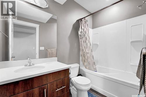 226 Gillies Street, Saskatoon, SK - Indoor Photo Showing Bathroom