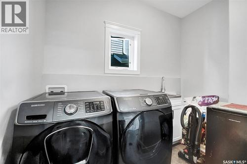 226 Gillies Street, Saskatoon, SK - Indoor Photo Showing Laundry Room