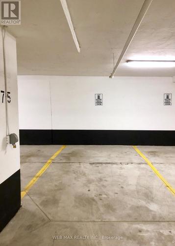 2706 - 18 Graydon Hall Drive, Toronto, ON - Indoor Photo Showing Garage