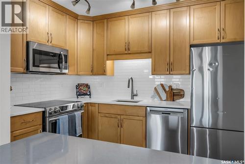 1205 902 Spadina Crescent E, Saskatoon, SK - Indoor Photo Showing Kitchen