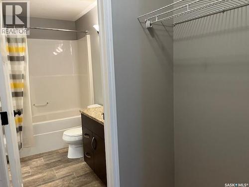 109 1220 Blackfoot Drive, Regina, SK - Indoor Photo Showing Bathroom