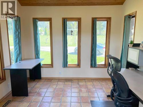 2719 Davidson Road, Shoreacres, BC - Indoor Photo Showing Office