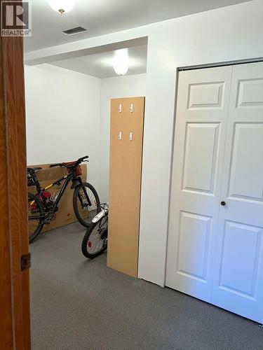 2719 Davidson Road, Shoreacres, BC - Indoor Photo Showing Other Room