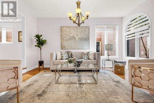 1466 Willowvale Gardens, Mississauga, ON - Indoor Photo Showing Living Room
