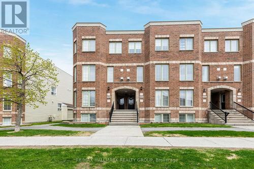 896 LONGFIELDS DRIVE  Ottawa, ON K2J 5K6