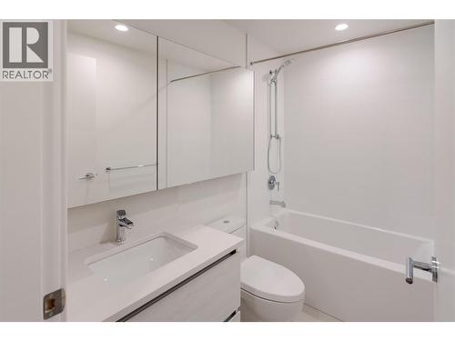 1626 Water Street Unit# 2202, Kelowna, BC - Indoor Photo Showing Bathroom