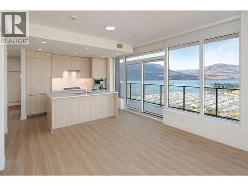 1626 Water Street Unit# 2202, Kelowna, BC - Indoor Photo Showing Kitchen
