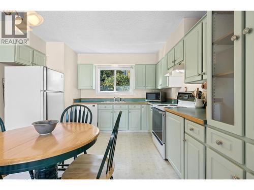 10212 Happy Valley Road, Summerland, BC - Indoor Photo Showing Kitchen