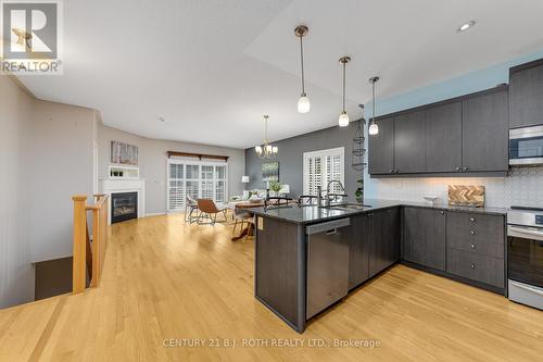 3327 Summerhill Way N, Severn, ON - Indoor Photo Showing Kitchen With Double Sink With Upgraded Kitchen