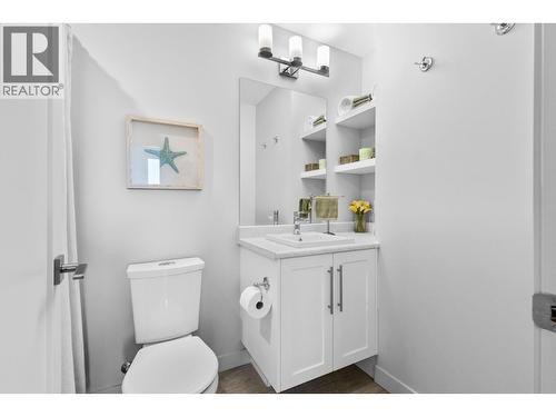 3630 Mission Springs Drive Unit# 506, Kelowna, BC - Indoor Photo Showing Bathroom