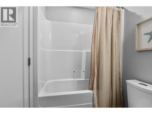 3630 Mission Springs Drive Unit# 506, Kelowna, BC - Indoor Photo Showing Bathroom