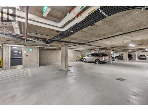 3630 Mission Springs Drive Unit# 506, Kelowna, BC - Indoor Photo Showing Garage