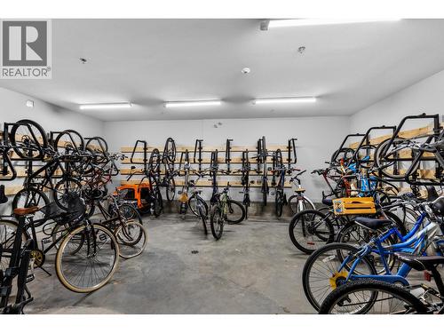 3630 Mission Springs Drive Unit# 506, Kelowna, BC - Indoor Photo Showing Garage