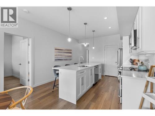 3630 Mission Springs Drive Unit# 506, Kelowna, BC - Indoor Photo Showing Kitchen With Upgraded Kitchen