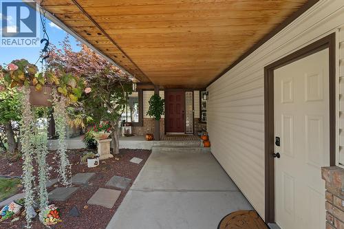 2904 Fieldstone Court, West Kelowna, BC - Outdoor With Exterior
