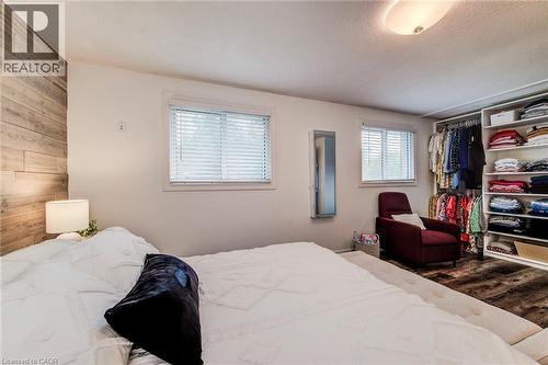 98 Rolling Meadows Drive, Kitchener, ON - Indoor Photo Showing Bedroom