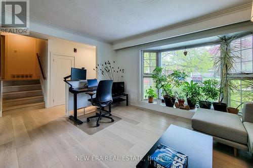 5322 Windermere Drive, Burlington, ON - Indoor