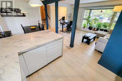 5322 Windermere Drive, Burlington, ON - Indoor