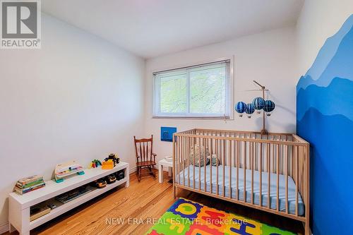 5322 Windermere Drive, Burlington, ON - Indoor Photo Showing Bedroom
