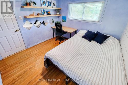 5322 Windermere Drive, Burlington, ON - Indoor Photo Showing Bedroom
