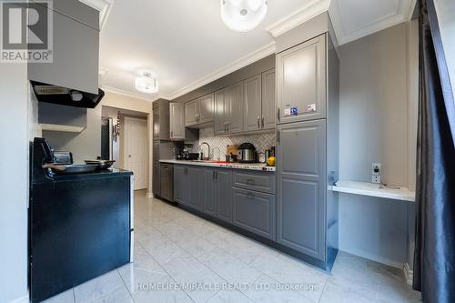 613 Galloway Crescent, Mississauga, ON - Indoor Photo Showing Kitchen