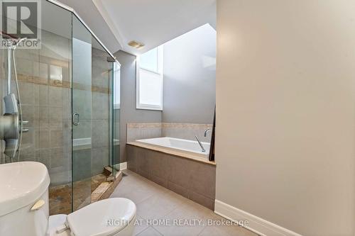110 Little London Private, Ottawa, ON - Indoor Photo Showing Bathroom