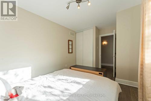 110 Little London Private, Ottawa, ON - Indoor Photo Showing Bedroom