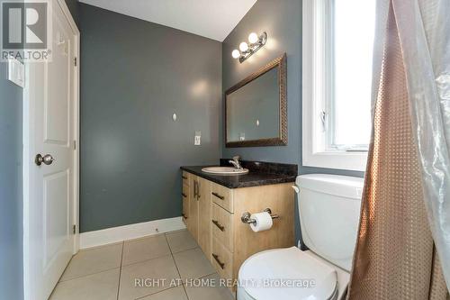 110 Little London Private, Ottawa, ON - Indoor Photo Showing Bathroom