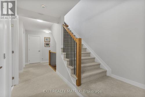 233 Conservancy Drive, Ottawa, ON - Indoor Photo Showing Other Room