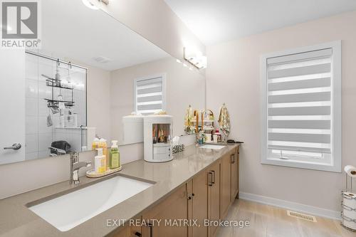 233 Conservancy Drive, Ottawa, ON - Indoor Photo Showing Bathroom