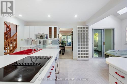 4143 Tapestry Trail, Mississauga, ON - Indoor Photo Showing Kitchen