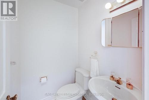 4143 Tapestry Trail, Mississauga, ON - Indoor Photo Showing Bathroom