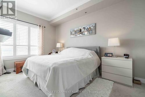 422 - 5317 Upper Middle Road, Burlington, ON - Indoor Photo Showing Bedroom