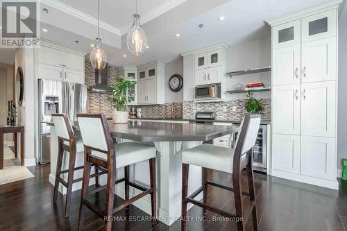 422 - 5317 Upper Middle Road, Burlington, ON - Indoor Photo Showing Dining Room