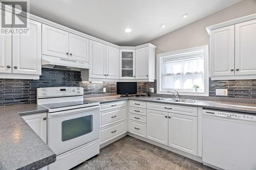 264 Huron Road, Goderich (Goderich (Town)), ON - Indoor Photo Showing Kitchen With Double Sink