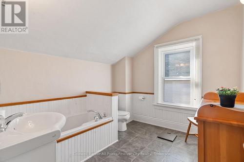 264 Huron Road, Goderich (Goderich (Town)), ON - Indoor Photo Showing Bathroom