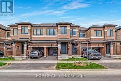 122 TURNBERRY LANE  Barrie, ON L9J 0M3