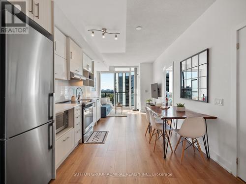 1005 - 128 Fairview Mall Drive, Toronto, ON - Indoor