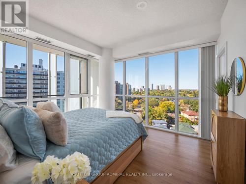1005 - 128 Fairview Mall Drive, Toronto, ON - Indoor Photo Showing Bedroom